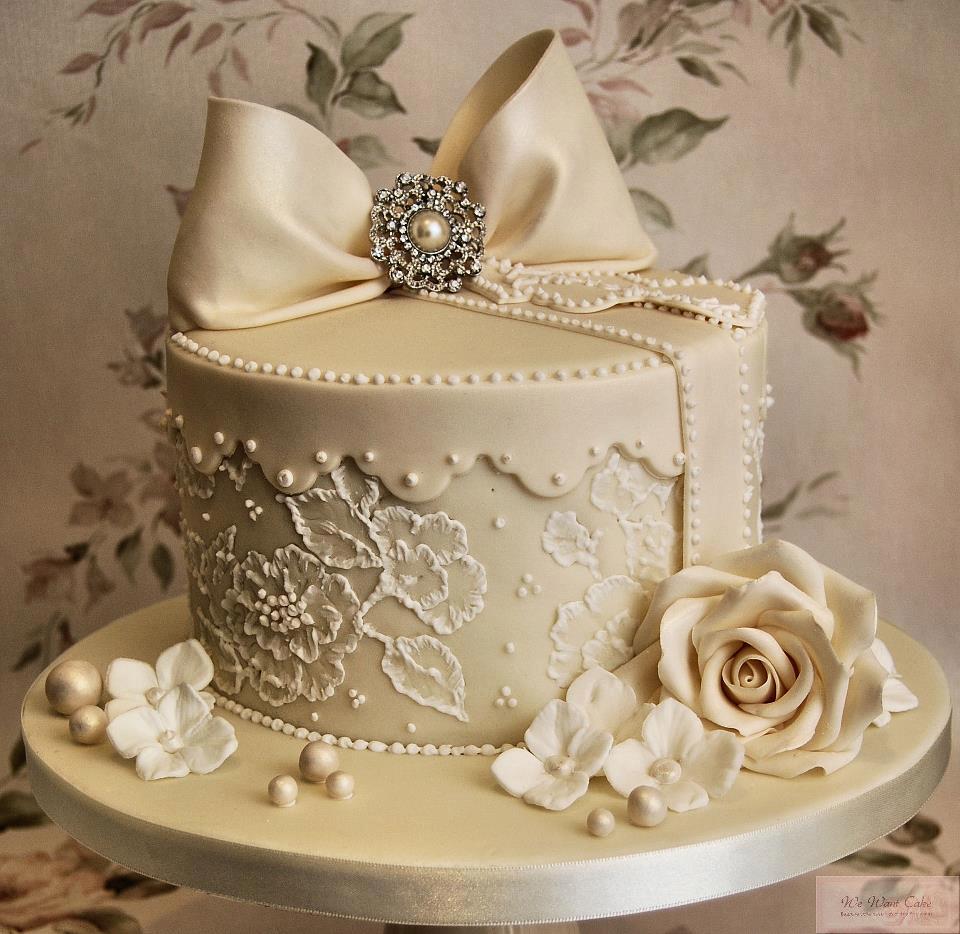  Wedding  Cakes  SERYNNA
